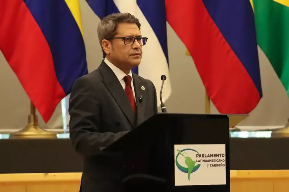 Ali Şahin Parlatino