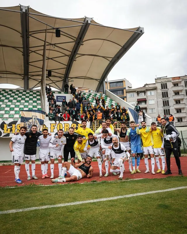 Aliağa Futbol, Kırklarelispor