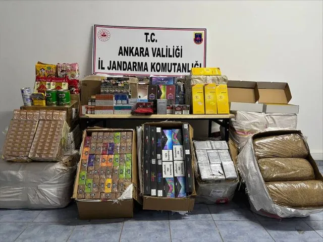 Ankara'da Kaçak Mal Taşıyan Tır Yakalandı