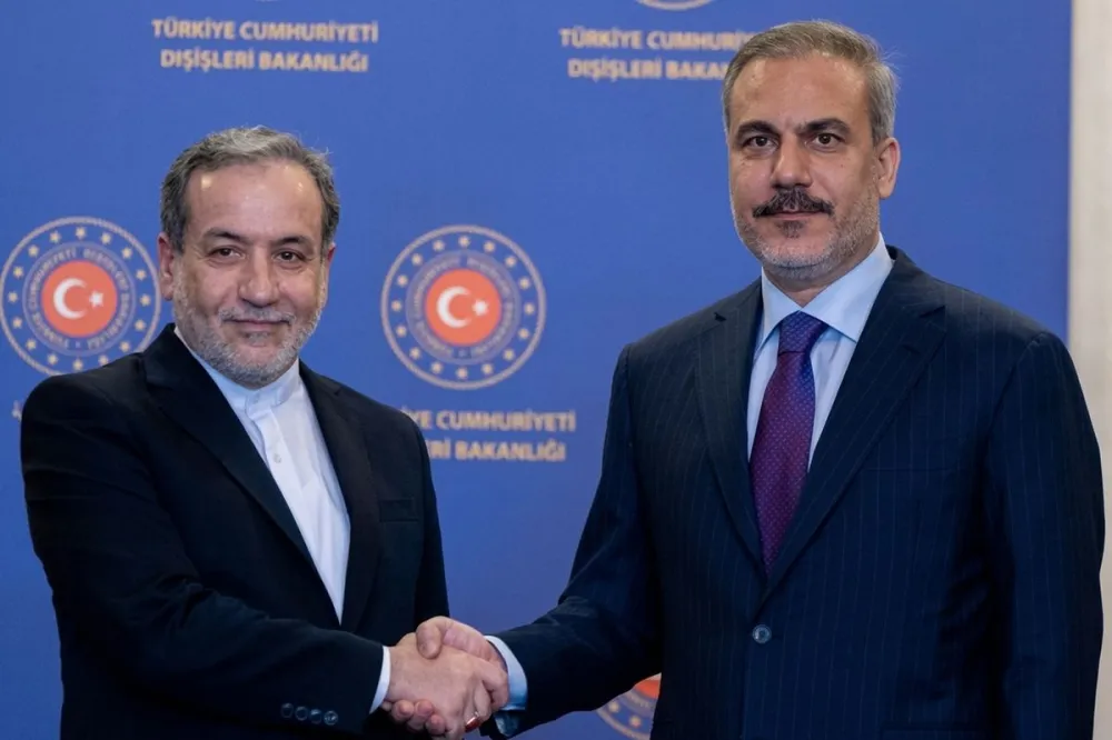Bakan Fidan, İranlı mevkidaşı Arakçi ile görüştü