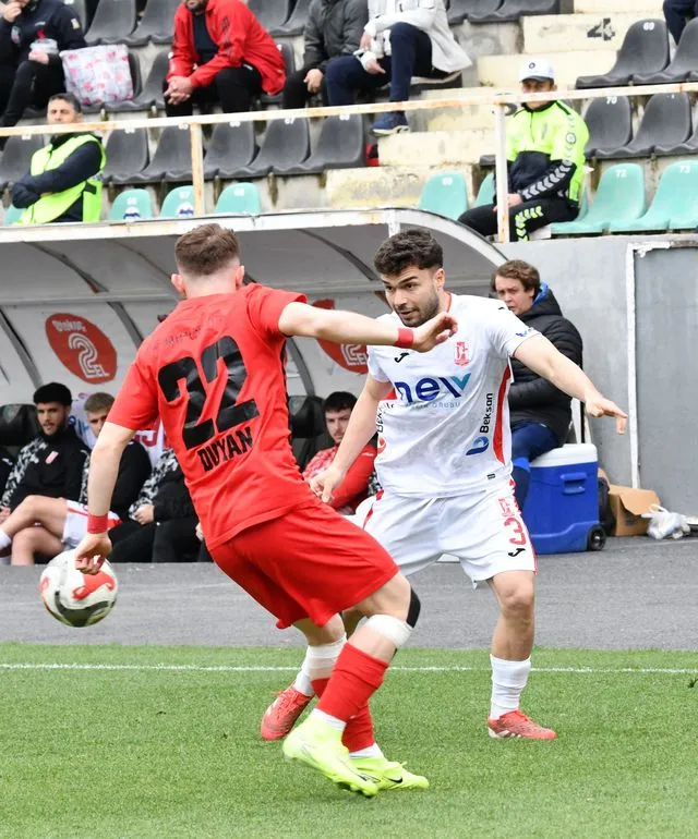 Balıkesirspor, Son Dakika Golüyle Denizli İdmanyurdu'nu Yenerek Play-Off Oynamayı Garantiledi