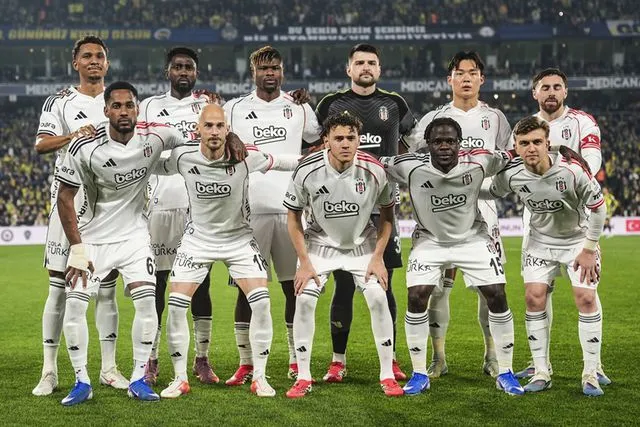 Beşiktaş'ta sakatlık! Yıldız isim hastaneye kaldırıldı