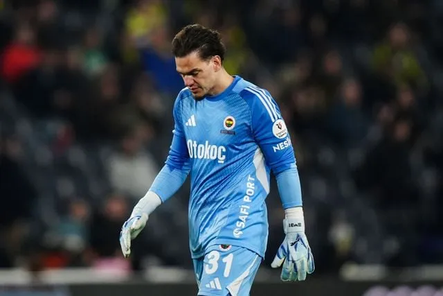 Brezilya'da Eldiven Tartışması: Ederson'un Performansı Şimşekleri Üzerine Çekti