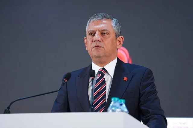 CHP Genel Başkanı Özel, Sosyalist Enternasyonal Gençlik Örgütü Dünya Kongresi