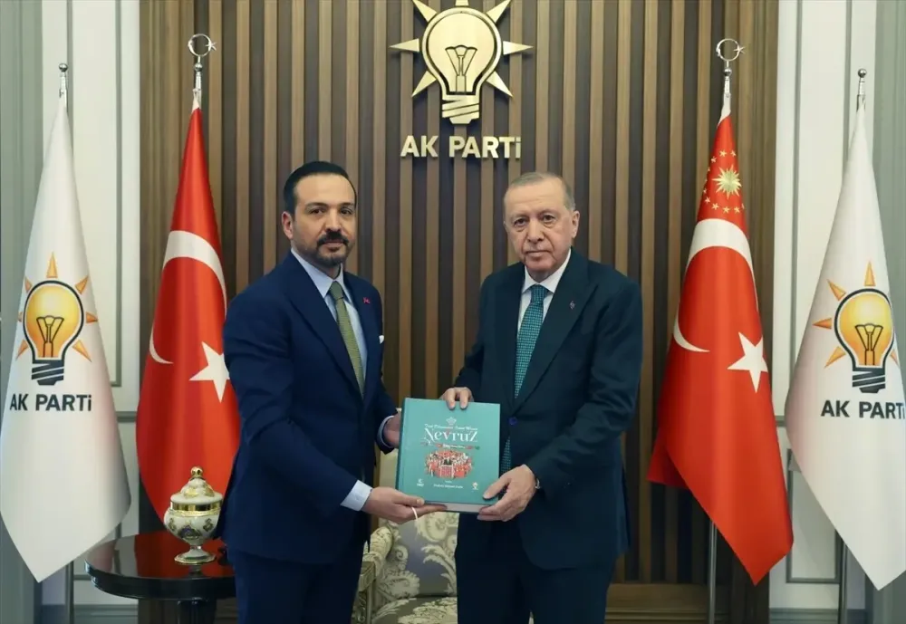 Cumhurbaşkanı Erdoğan'a Anlamlı Takdim: Türk Dünyasının Nevruz Mirası Kitaplaştırıldı