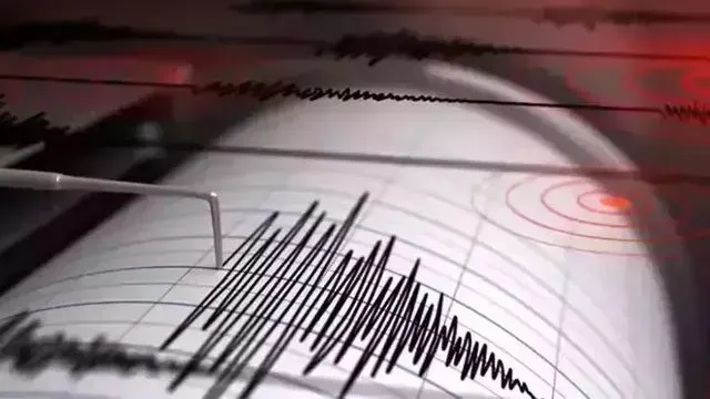 Endonezya'da Dev Sarsıntı: Maluku Denizi'nde 7.4 Büyüklüğünde Deprem Panik Yarattı