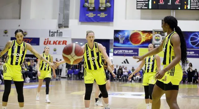 Fenerbahçe Opet, Galatasaray Çağdaş Faktoring'i Yenerek Seride 2-0'a Ulaştı
