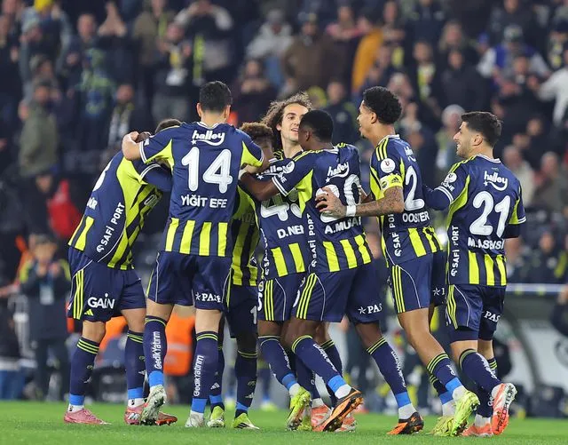 Fenerbahçe, Zirveye Yakınlaşmak İçin Beşiktaş Derbisini Kazanmak Zorunda