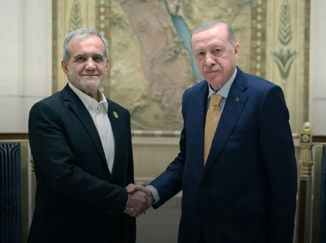 İran Cumhurbaşkanı'ndan Cumhurbaşkanı Erdoğan'a Övgü