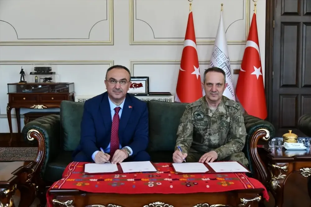 Kara Kuvvetleri Komutanı