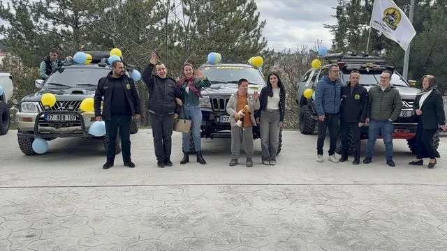 Kastamonu'da özel bireyler off-road araçlarıyla şehir turu attı