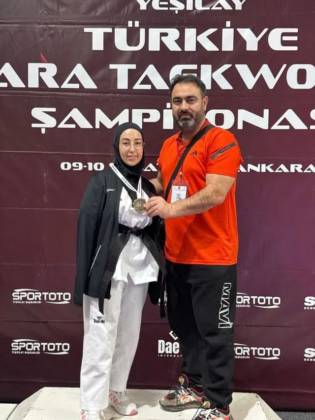 Kayserili sporcular para tekvandoda altın ve bronz madalya kazandı