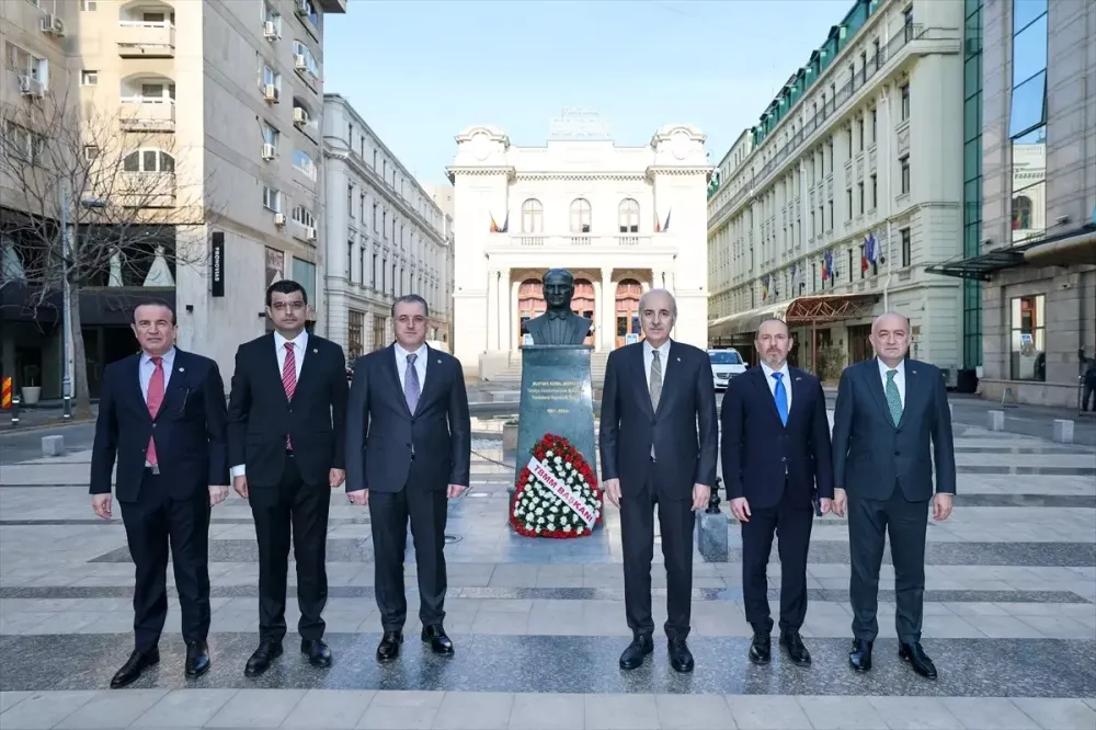 Kurtulmuş'tan Atatürk Anıtı Ziyareti - Son Dakika