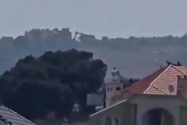 Lübnan'da İsrail'in Yıkım Faaliyetleri: Bir Manastır ve Rahibe Okulu Yıkıldı