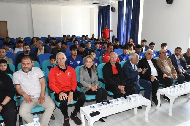 Malatya'da kaleci antrenörlerine eğitim verildi