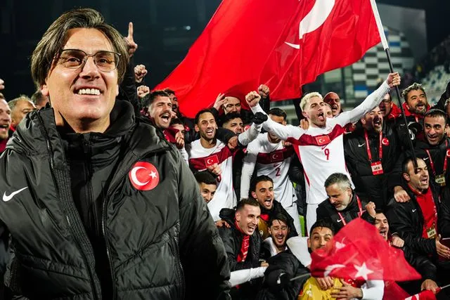Montella için atılan manşet bomba! Bütün dünya A Milli Takım