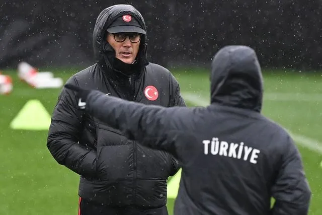 Montella'dan büyük ters köşe! Bu kadarını kimse beklemiyordu