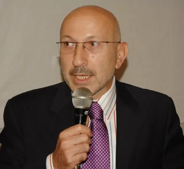 Eski AK Parti Milletvekili Bayram Ali Bayramoğlu, izinsiz sermaye piyasası faaliyeti suçundan tutuklandı.