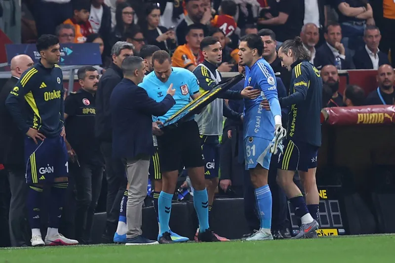 Fenerbahçe'de Ederson Depremi: Al-Nassr 25 Milyon Euro ile Kapıda