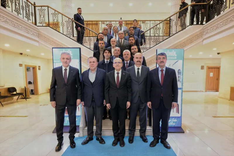Hazine ve Maliye Bakanı Şimşek, Midyat Belediyesini ziyaret etti