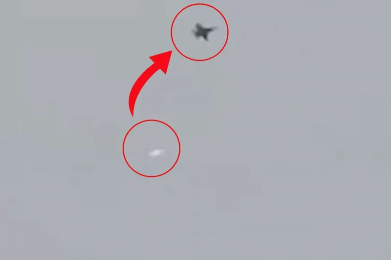 İran'ın ABD'ye ait F/A-18 savaş uçağını hedef aldığı anlar kamerada