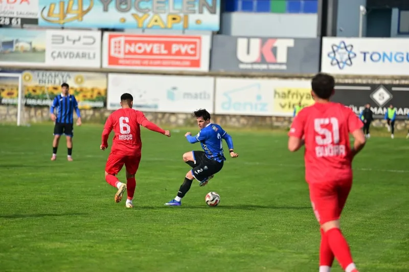 Karacabey Belediyespor Karaman Futbol Kulübü'ne 1-0'lık Skorla Galip Geldi