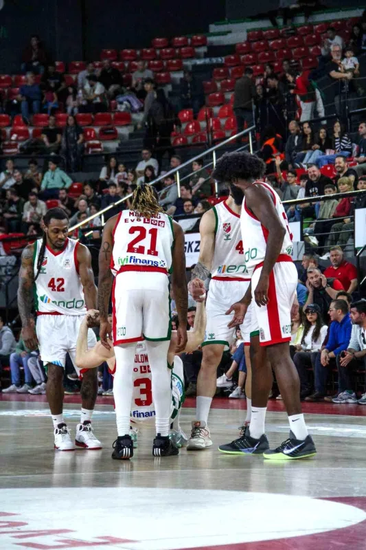 Karşıyaka Basketbol, Beşiktaş deplasmanında
