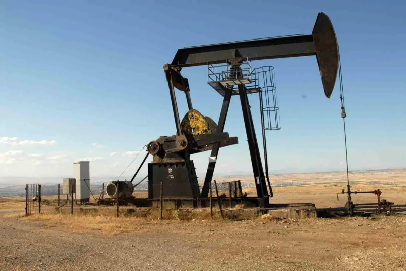 Küresel Enerji Piyasalarında İran Alarmı: Brent Petrol 125 Dolar Sınırını Geçti