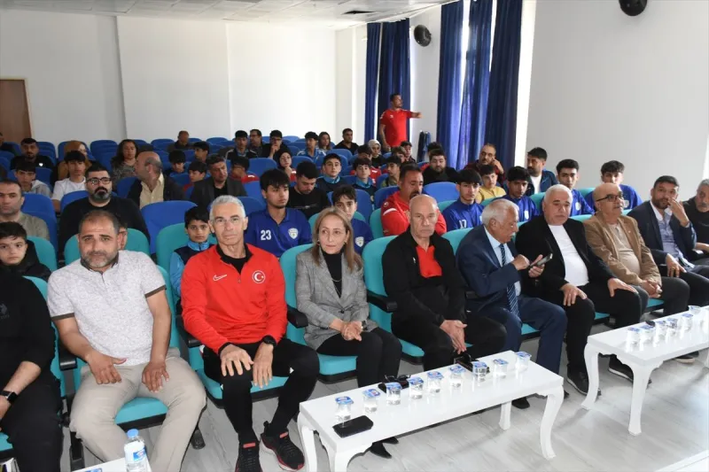 Malatya'da kaleci antrenörlerine eğitim verildi