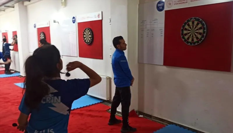 Osmaniye'de Okul Sporları Dart Yıldız ve Gençler Grup Birinciliği müsabakaları başladı