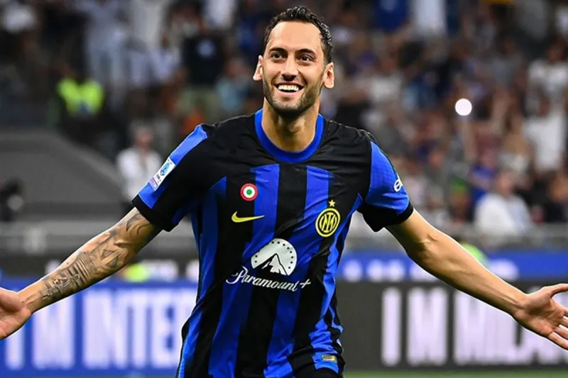 Resmen sudan ucuz! Hakan Çalhanoğlu