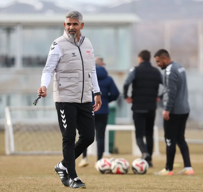 Sivasspor'un ilk hedefi play-off