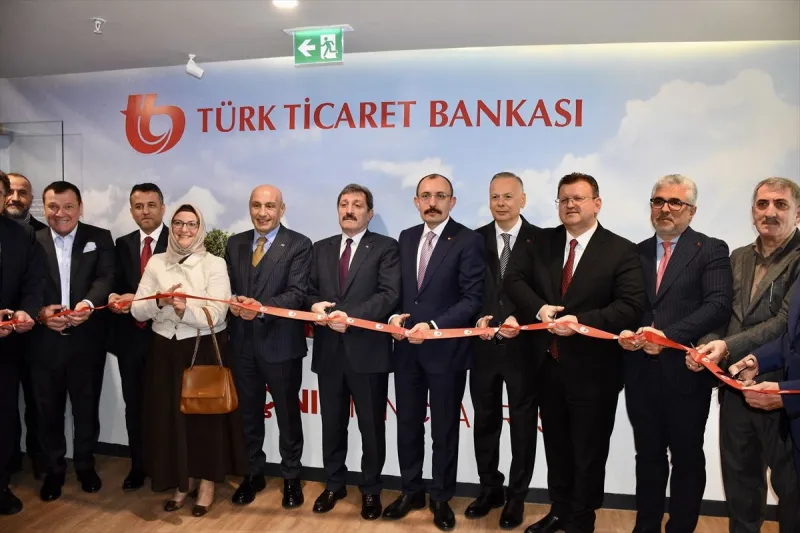 Ticaret Bakan Yardımcısı Ağar, Türk Ticaret Bankası Samsun Şubesi