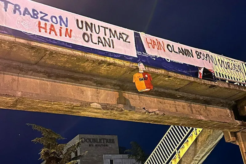 Trabzon'da Dev Maç Öncesi Tansiyon Tavan Yaptı: Uğurcan Çakır'a Yönelik Skandal Eylem