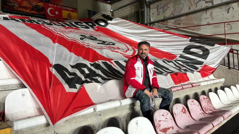 Yaptırdığı 55 metrekarelik bayrakla Samsunspor