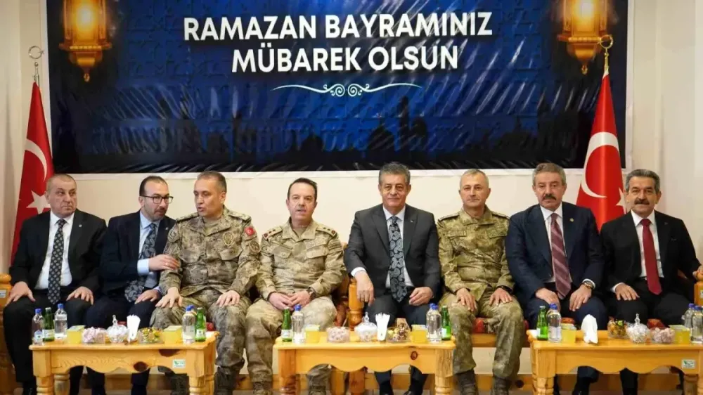 Şırnak'ta protokol-vatandaş bayramlaşması - Son Dakika