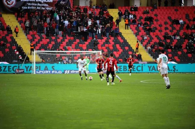 Trendyol Süper Lig: Gaziantep FK: 1 Corendon Alanyaspor: 1 (Maç sonucu)
