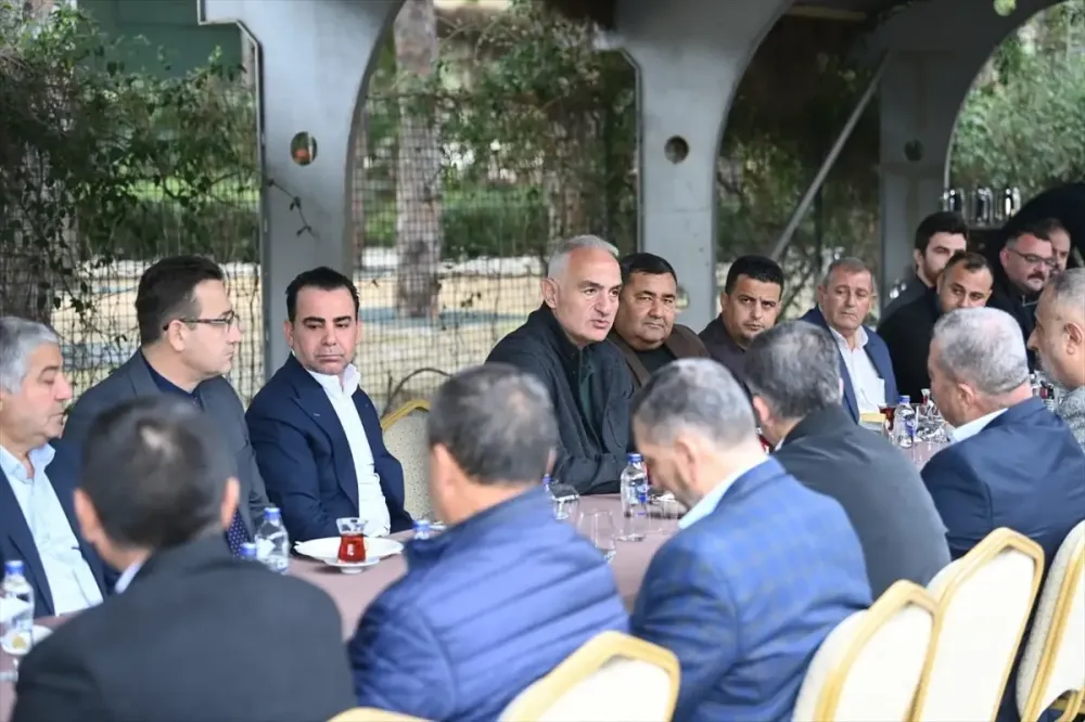 Turizm Bakanı Ersoy'dan Taksicilere Destek