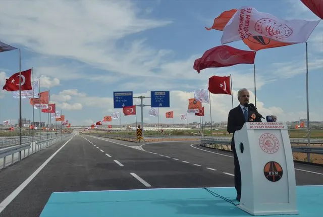 Ulaştırma ve Altyapı Bakanı Uraloğlu Karaman