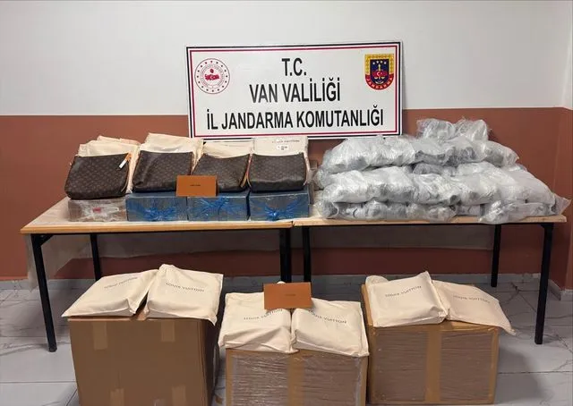 Van'da gümrük kaçağı eşya ele geçildi